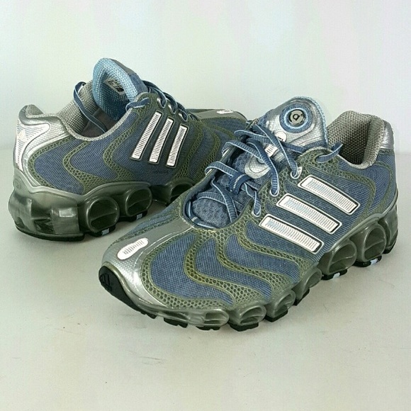 Womens 7 Adidas A3 Bounce Running Shoe 